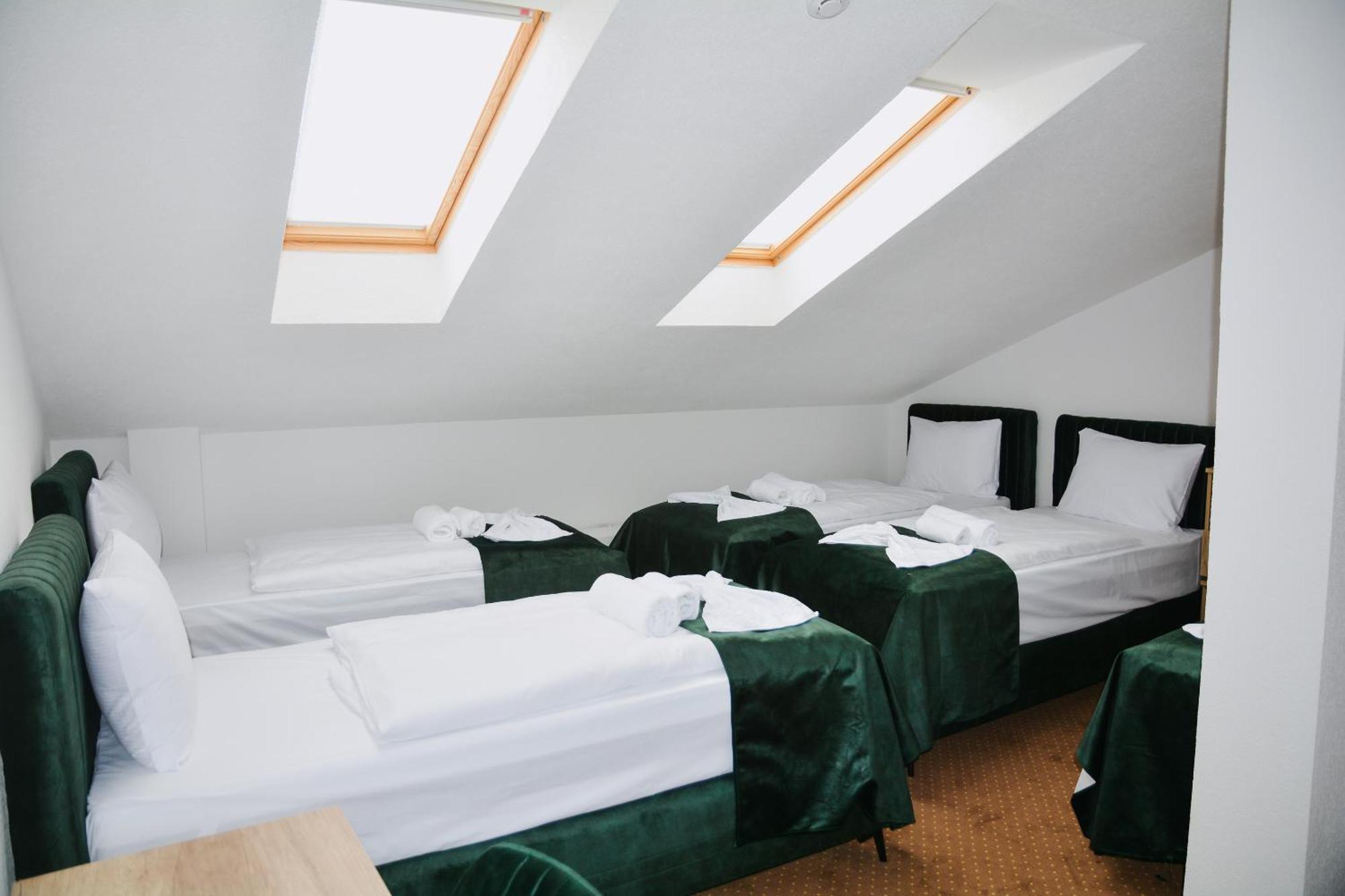 Brčko Hotel Divanhana מראה חיצוני תמונה