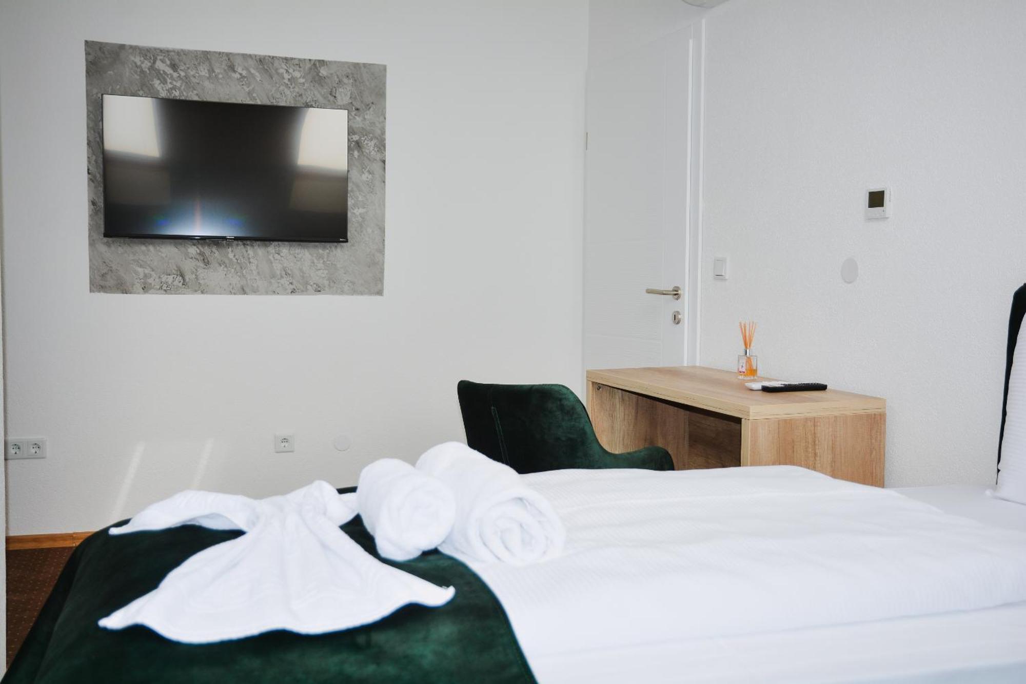 Brčko Hotel Divanhana מראה חיצוני תמונה